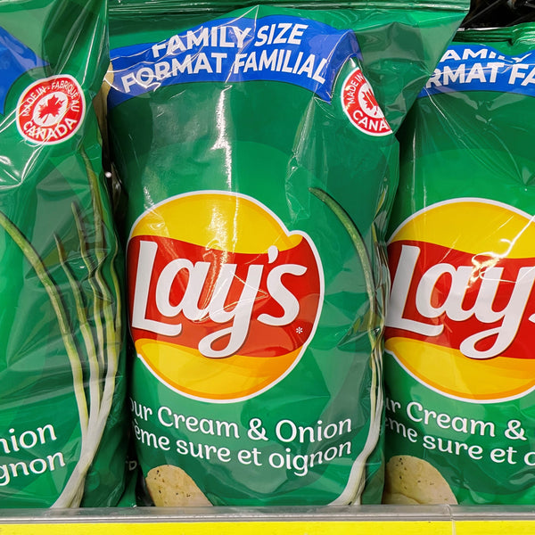Lays Sour Cream & Onion Chips (220g)